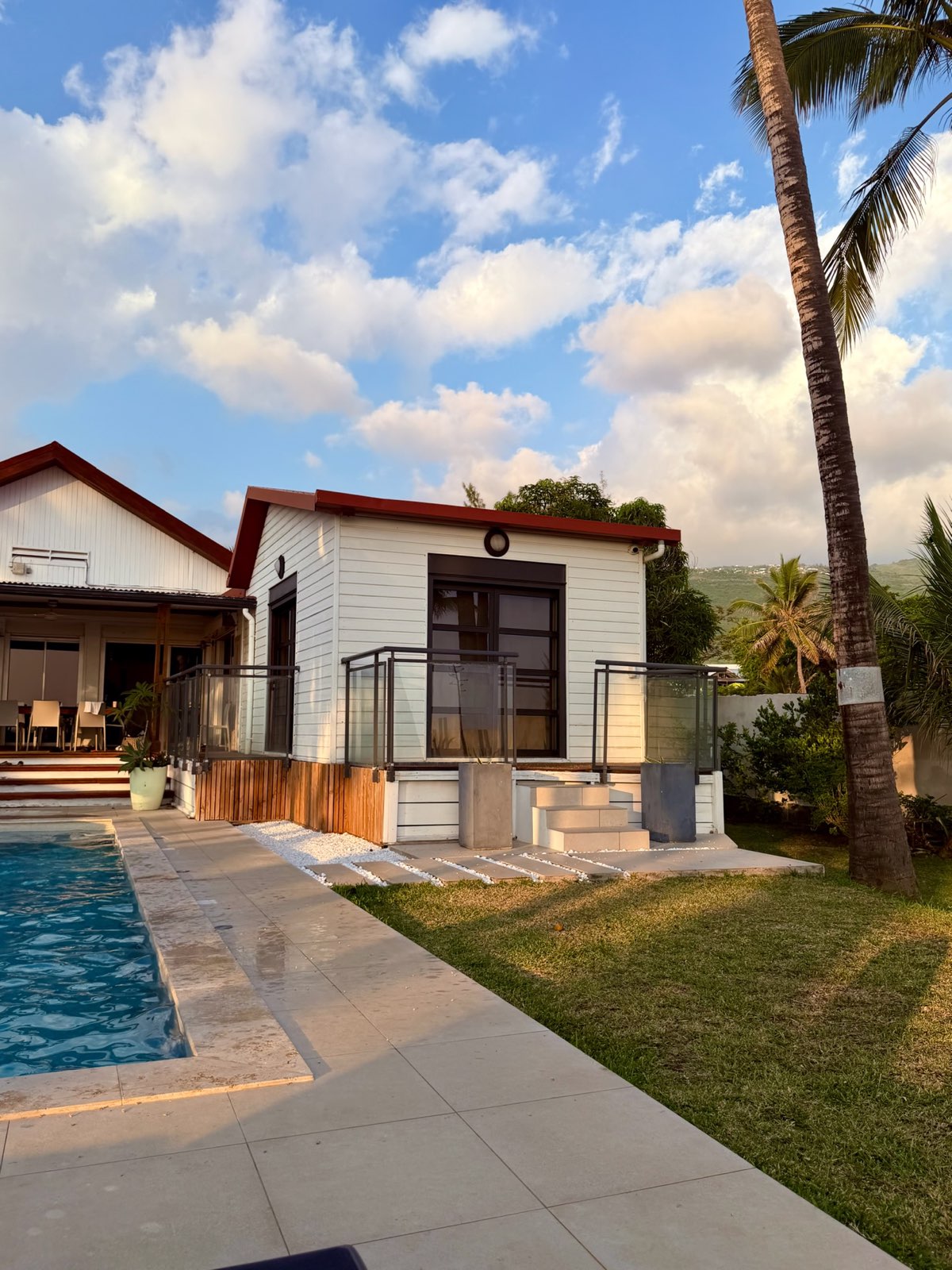 La villa au coucher de soleil